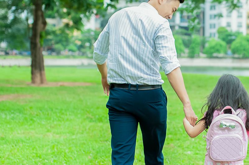 子どもと別居する親が面会などを通じて交流すること